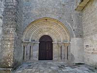 Saint-Julien-Du-Serre, Eglise romane, Porche (1)